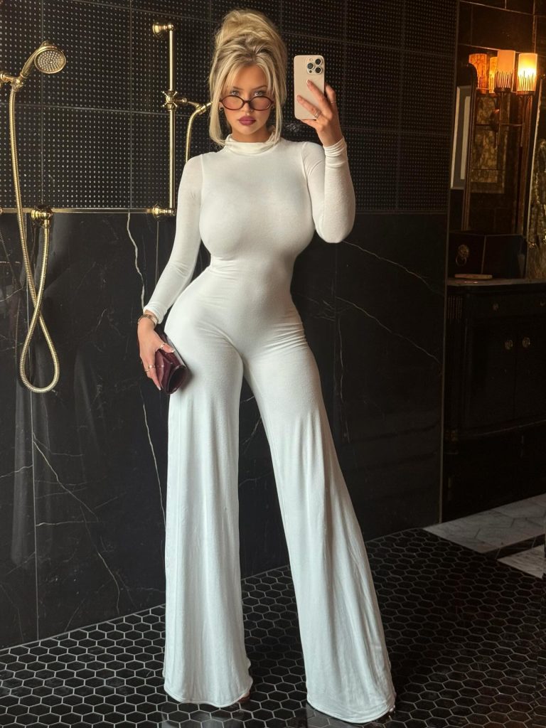 Mikayla Demaiter mirror pic